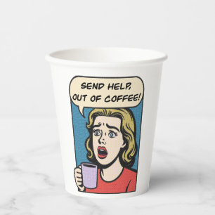 女性はコーヒーをコーヒーから救済出す必要がある 紙コップ