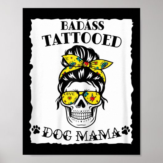 女性はママTattoo Mom Tattoo Dog Mom With T ポスター (正面)