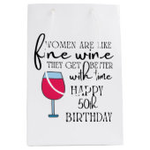 女性はワインのような50番目の誕生日抱き枕 ミディアムペーパーバッグ (正面)