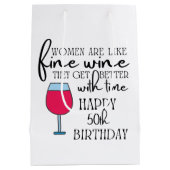 女性はワインのような50番目の誕生日抱き枕 ミディアムペーパーバッグ (裏面)