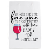 女性はワインのように40歳の誕生日抱き枕 ミディアムペーパーバッグ (裏面)