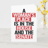 女性は家の中にある カード (黄色い花)