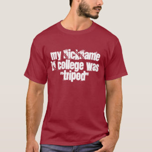 女性は私を三脚と電話します Tシャツ