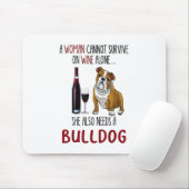 女性は自分も必要と生き延びするワインだけでは飲めない マウスパッド (マウス)