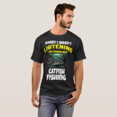 女性は魚が欲しい 私は怖い 私は魚が好き おかしい釣りことば 魚 Tシャツ (正面フル)