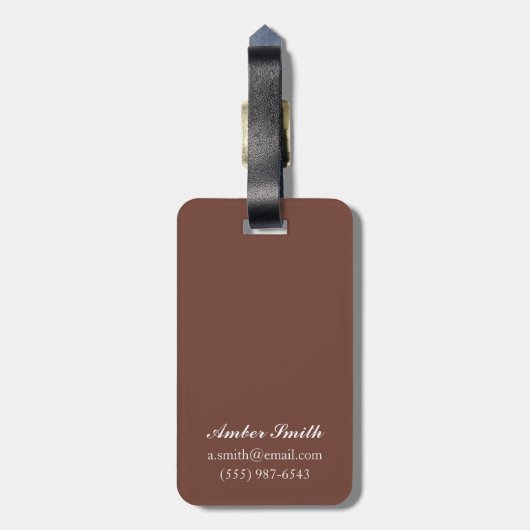 女性は魚釣り-モンタナ--を飛ばします ラゲッジタグ (裏面縦)