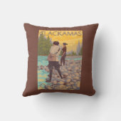 女性は魚釣り- Clackamas、オレゴン--を飛ばします クッション (裏面)