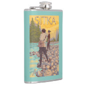 女性は魚釣り- Sitka、アラスカ--を飛ばします フラスク (右)