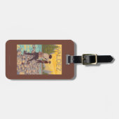 女性は魚釣り- Valdez、アラスカ--を飛ばします ラゲッジタグ (正面横)