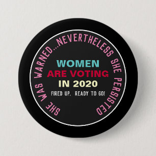 女性は2020で抵抗しますキャンペーンボタンに投票しています 缶バッジ