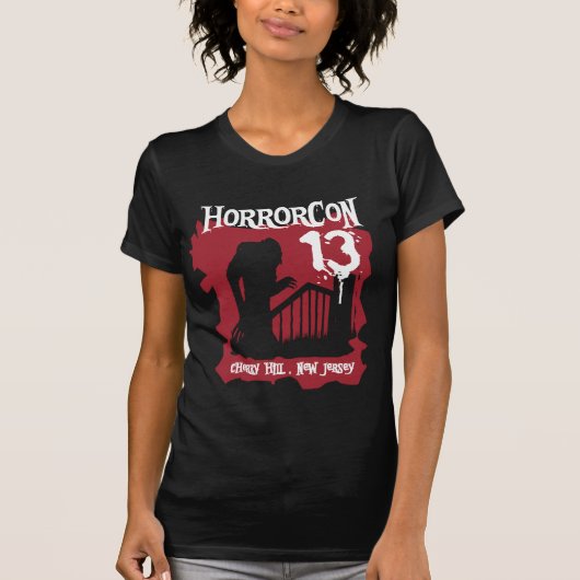女性はHorrorConの大会Tを破壊しました Tシャツ (正面)