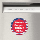 女性はTRUMP 2024レッドマグネットをサポート マグネット (インサイチュ (食洗機))