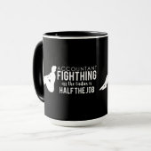 女性を戦っている白黒の会計士 マグカップ (正面左)