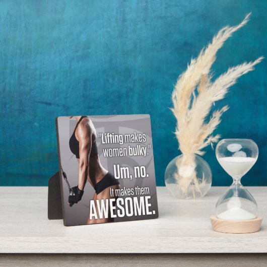 女性を持ち上げる素晴らし-トレーニングやる気を起こさせる フォトプラーク (インサイチュ)