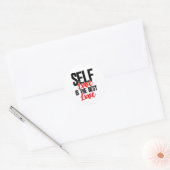 女性エンパワーメントTシャツ – Self Love Is 最高の ラウンドシール (封筒)