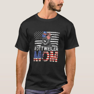 女性カッコいいロットワイラーママUSA国旗パトリオティックモス Tシャツ