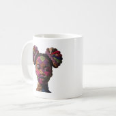 女性キルト作家の芸術を称えるマグカップ コーヒーマグカップ (正面左)