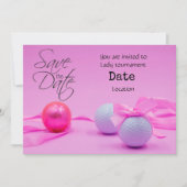 女性ゴルファーのトーナメントの日付のためのピンクの救ゴフ 招待状 (正面)