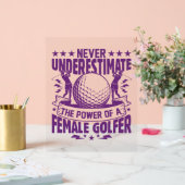 女性ゴルファーの力を過小評価してはいけない アクリルサイン (ウェディング)