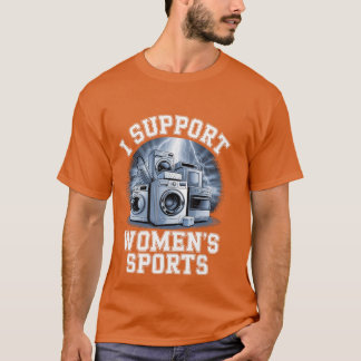 女性スポーツを応援 ウケ狙い大人ユーモア Tシャツ