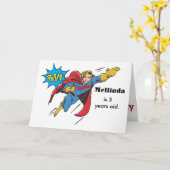 女性スーパーヒーロー飛んでいるカスタム写真テンプレート カード (黄色い花)