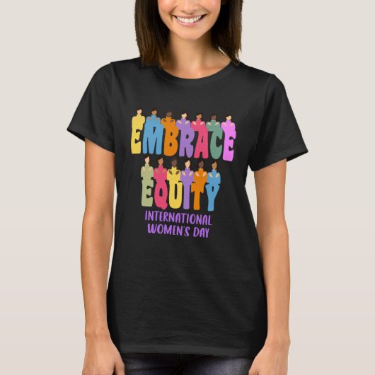 女性デー国際的2023エンスエクイティ8 3月 Tシャツ (正面)