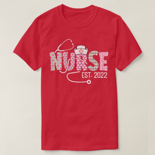 女性ナースEst 2022卒業ステソスコープNursi Tシャツ (デザイン正面)