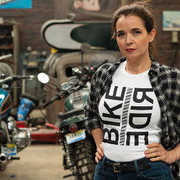 女性バイクもしくは自転車に乗る人 Tシャツ
