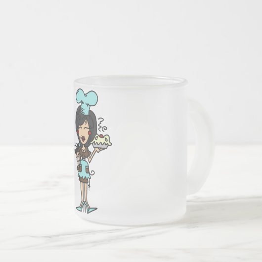 女性パティシシェフ – 黒髪Tシャツとギフト フロストグラスマグカップ (正面右)