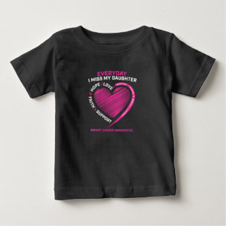 女性ピンクかわいい愛するメモリードーターバスト ベビーTシャツ