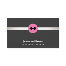 女性フィットネスパーソナルトレーナーピンクダンベル2