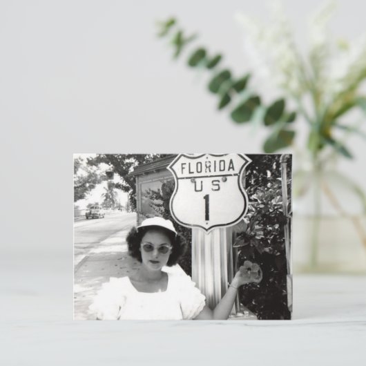 女性フロリダRte.1道路標識ヴィンテージ ポストカード (スタンド正面)