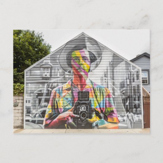 女性ホールディングカメラ（シカゴ、IL）ポストカード ポストカード (正面)