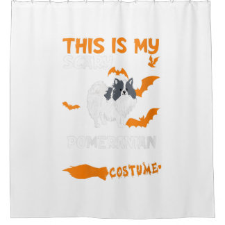 女性ポメラニア犬白黒の衣装 シャワーカーテン