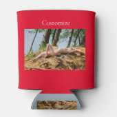 女性モデル日光浴サンダー_コーブ 缶クーラー (裏面)