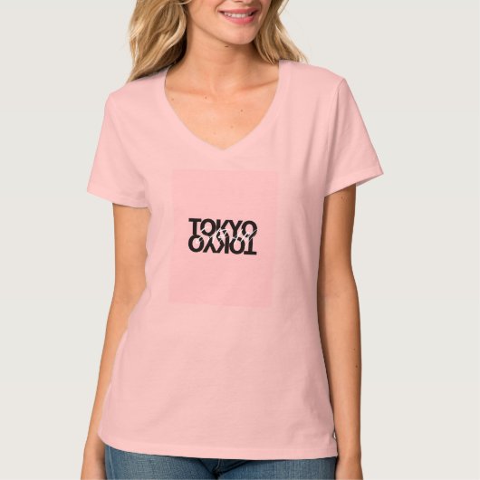 女性向けのピンクTOKYOデザインTシャツ Tシャツ (正面)