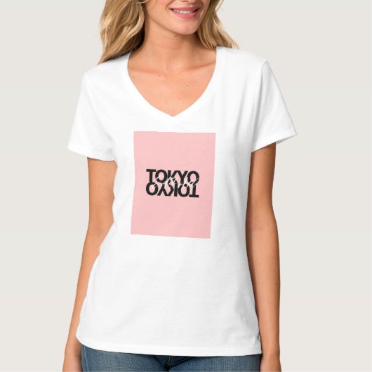 女性向けのピンクTOKYOデザインTシャツ Tシャツ (正面)
