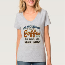 女性向けの面白いビジーコーヒーVネックTシャツ