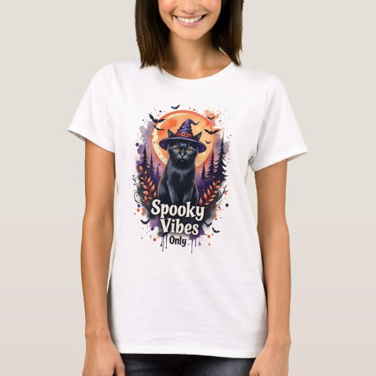 女性向けの黒猫ハロウィンTシャツ スプーキー・バイブス Tシャツ (正面)