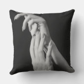 女性手 クッション (裏面)