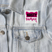 女性扱いにくピンクプッシー猫ハット 缶バッジ (インサイチュ)