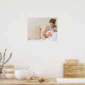 女性授乳ベビー ポスター (キッチン)