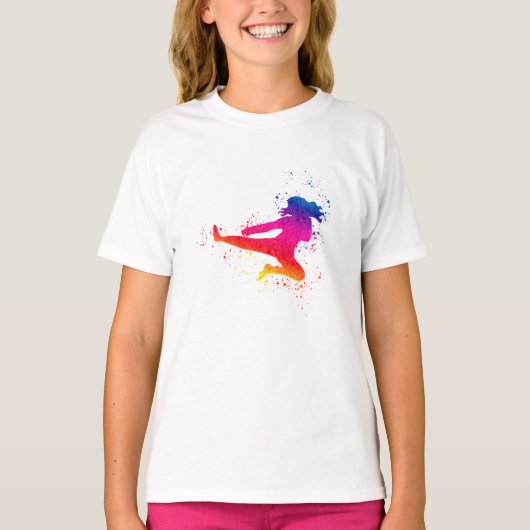 女性武術アーツ、ハイキック、スプラッシュ絵を描 Tシャツ (正面)