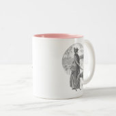 女性歩くグレイハウンド犬のヴィンテージ ツートーンマグカップ (正面右)