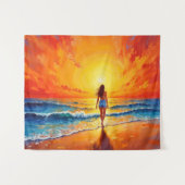 女性歩く海ビーチ暖かい夕日 タペストリー (正面(横))
