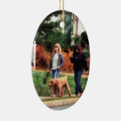 女性歩くA犬 セラミックオーナメント (右)