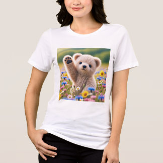 女性用ふわふわの子熊が手を振っているTシャツ トライブレンドTシャツ