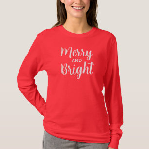 女性用クリスマスディープレッドのメリー&ブライト Tシャツ