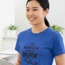 女性用ナースTシャツ「冷静さを保って、私は看護師です」