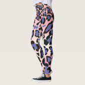 女性用パープルチーター柄ワークアウトレギンス – WILD CHEETAH レギンス (左)